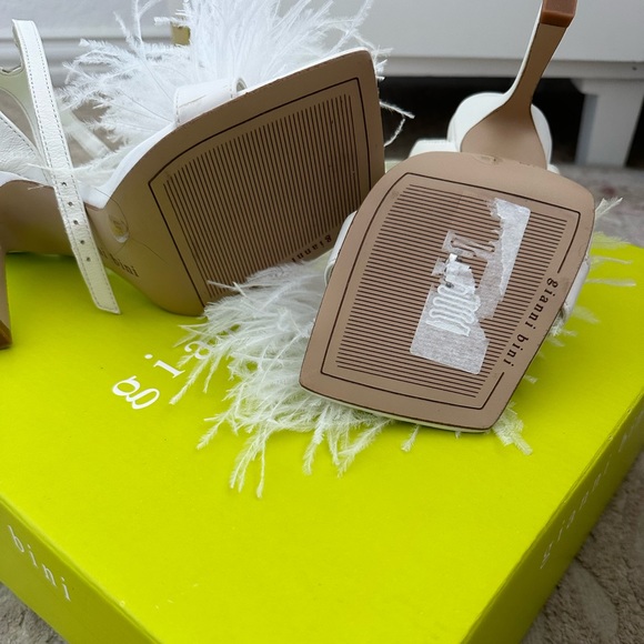 Gianni Bini Feather Heels - Picture 5 of 6